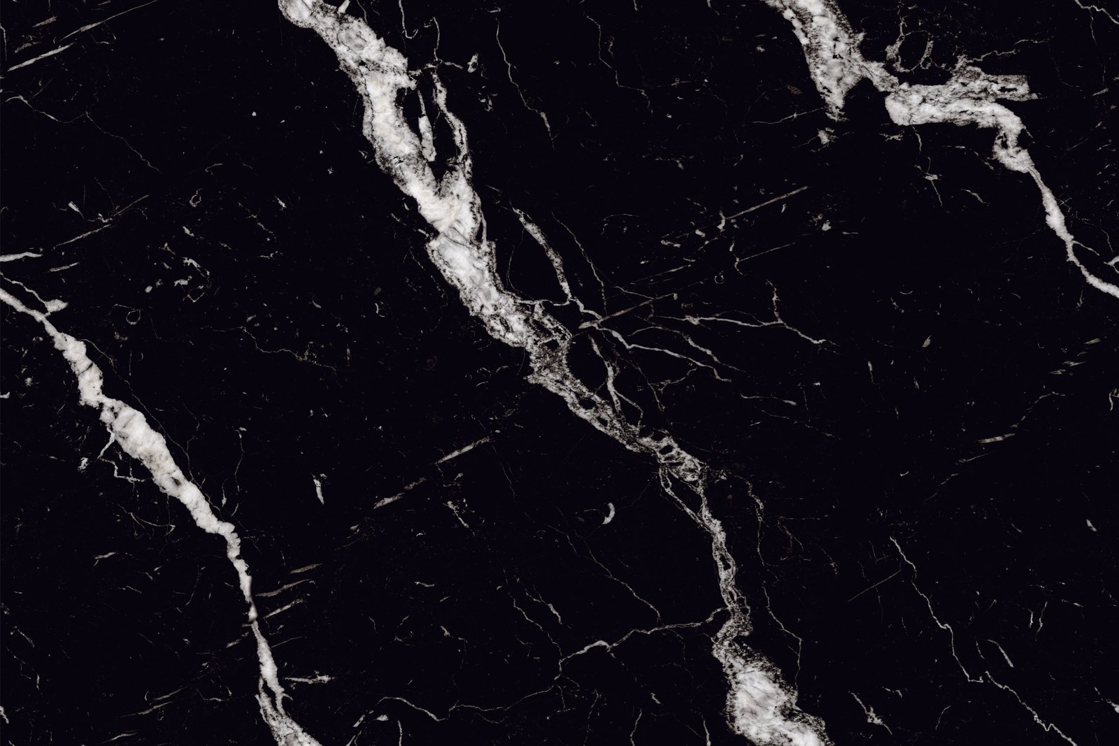 GRANDE ELEGANT BLACK